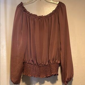 Creations, dusty rose, on or off shoulder blouse. Unique look. Versatile. EUC